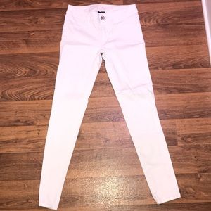 White American Eagle Skinny Jeans